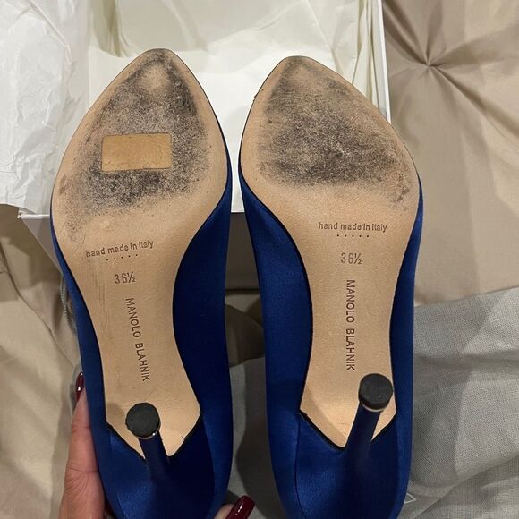 Manolo Blahnik Hangisi Raso in Bleu - Picture 6 of 11